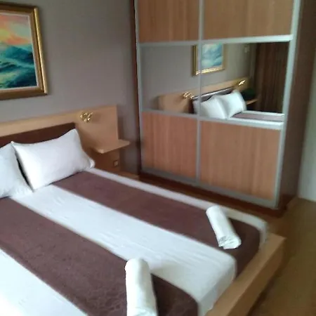 роси ゲストハウス ポモリエ